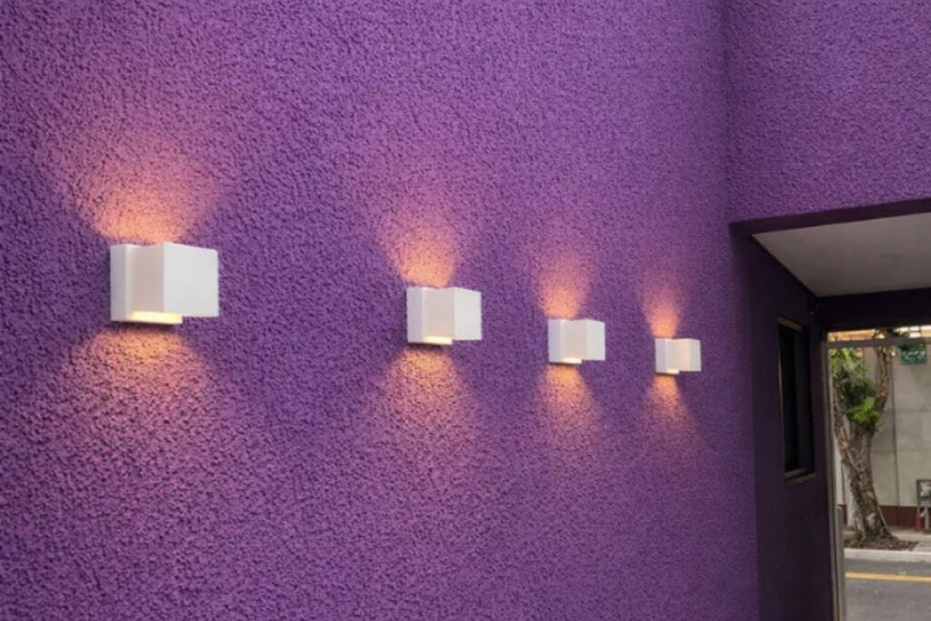 Vista Lateral de uma Parede com Arenato com proteção acrílica da Big Texturas.